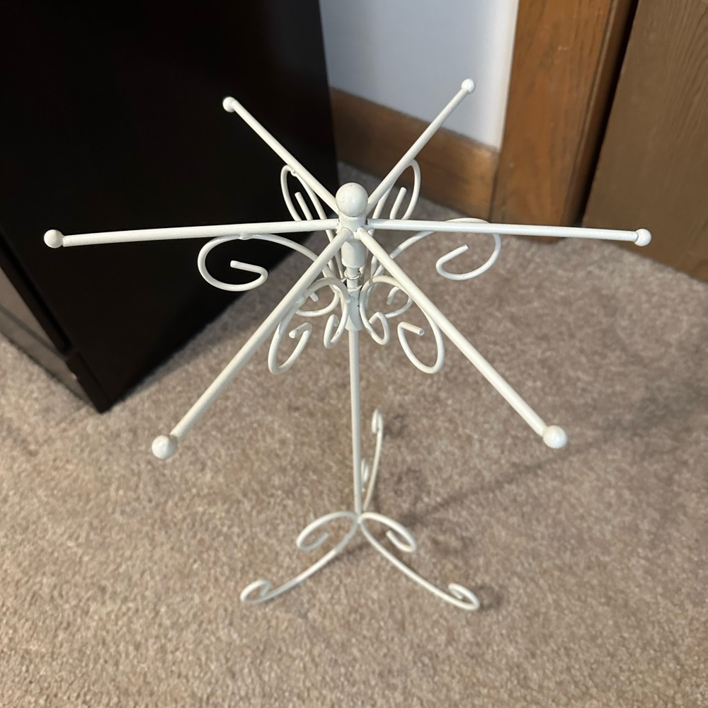 White Metal Jewelry Stand